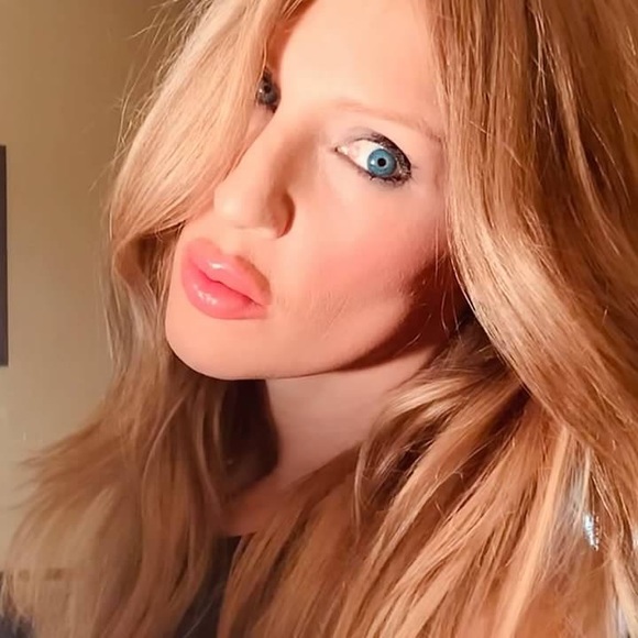 Meet your Posher, Brit - Picture 1 of 1